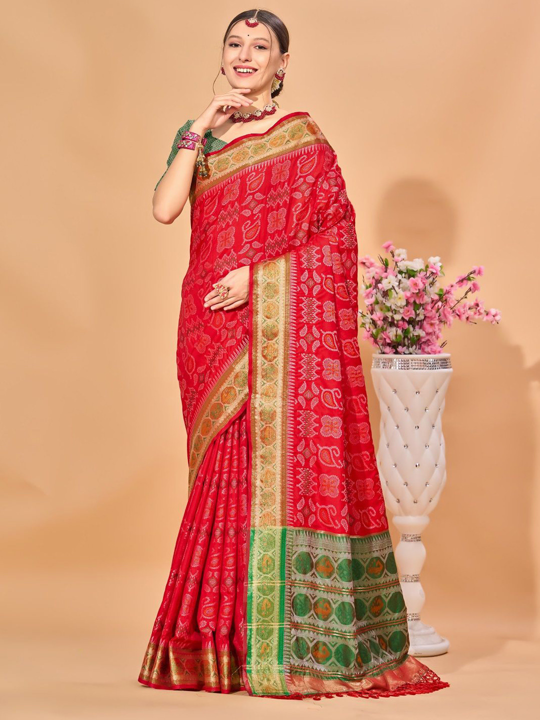 

Dhyey Fashion Paisley Zari Silk Cotton Patola Saree, Red