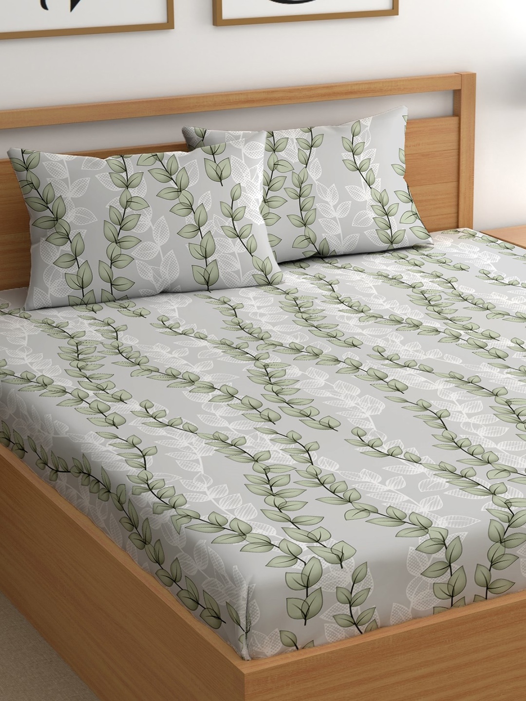 

CHHAVI INDIA Grey & Green Floral 210 TC Microfiber King Bedsheet & 2 Pillow Covers