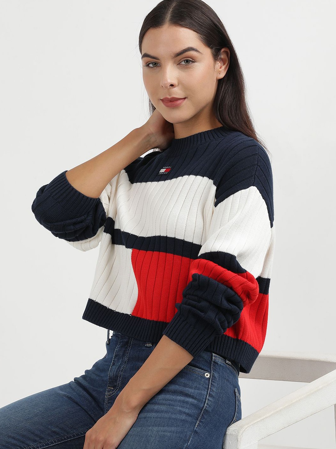 

Tommy Hilfiger Women Applique Colourblocked Sweater, White