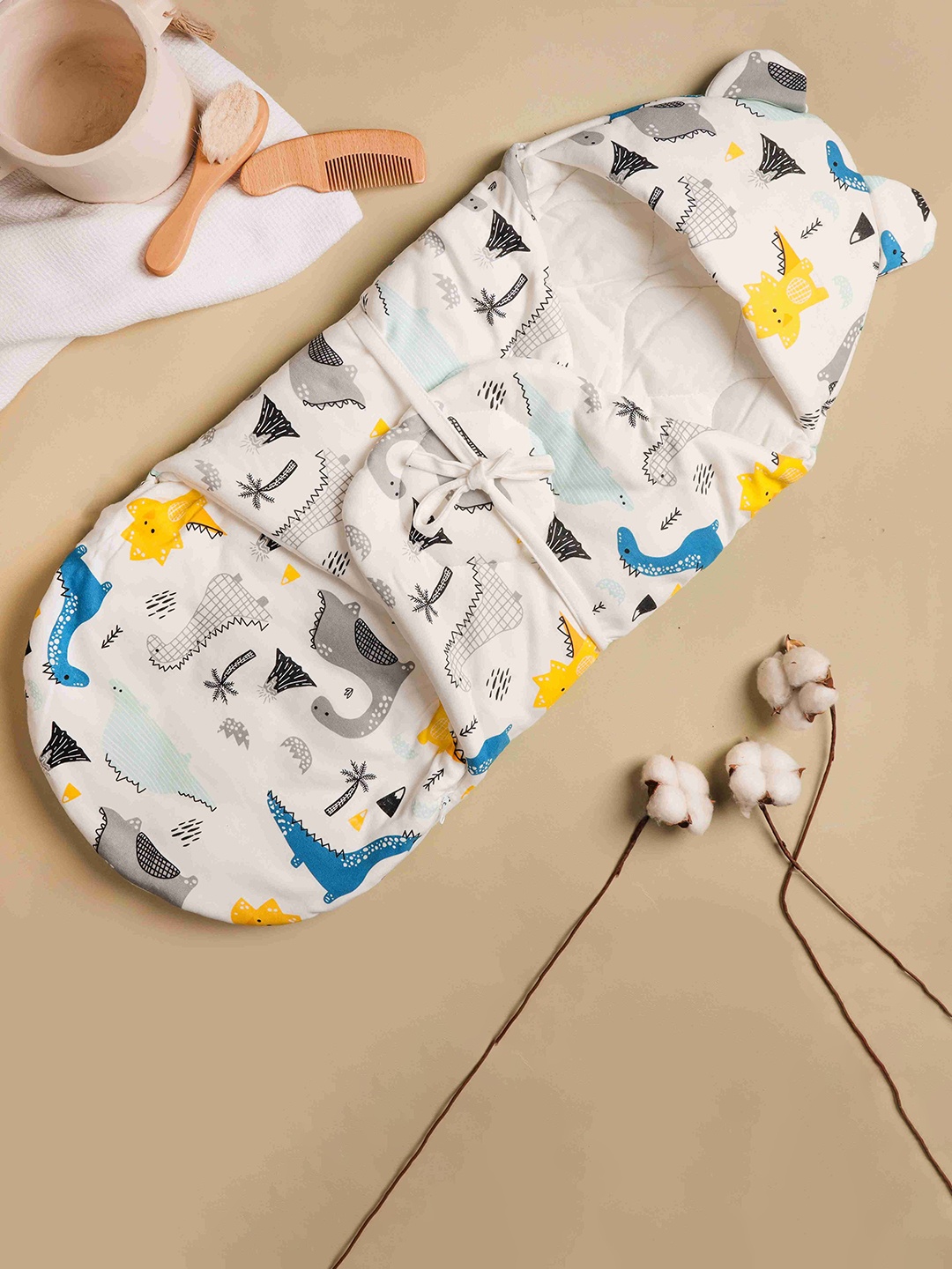 

KICKS & CRAWL Printed Carry Nest, White