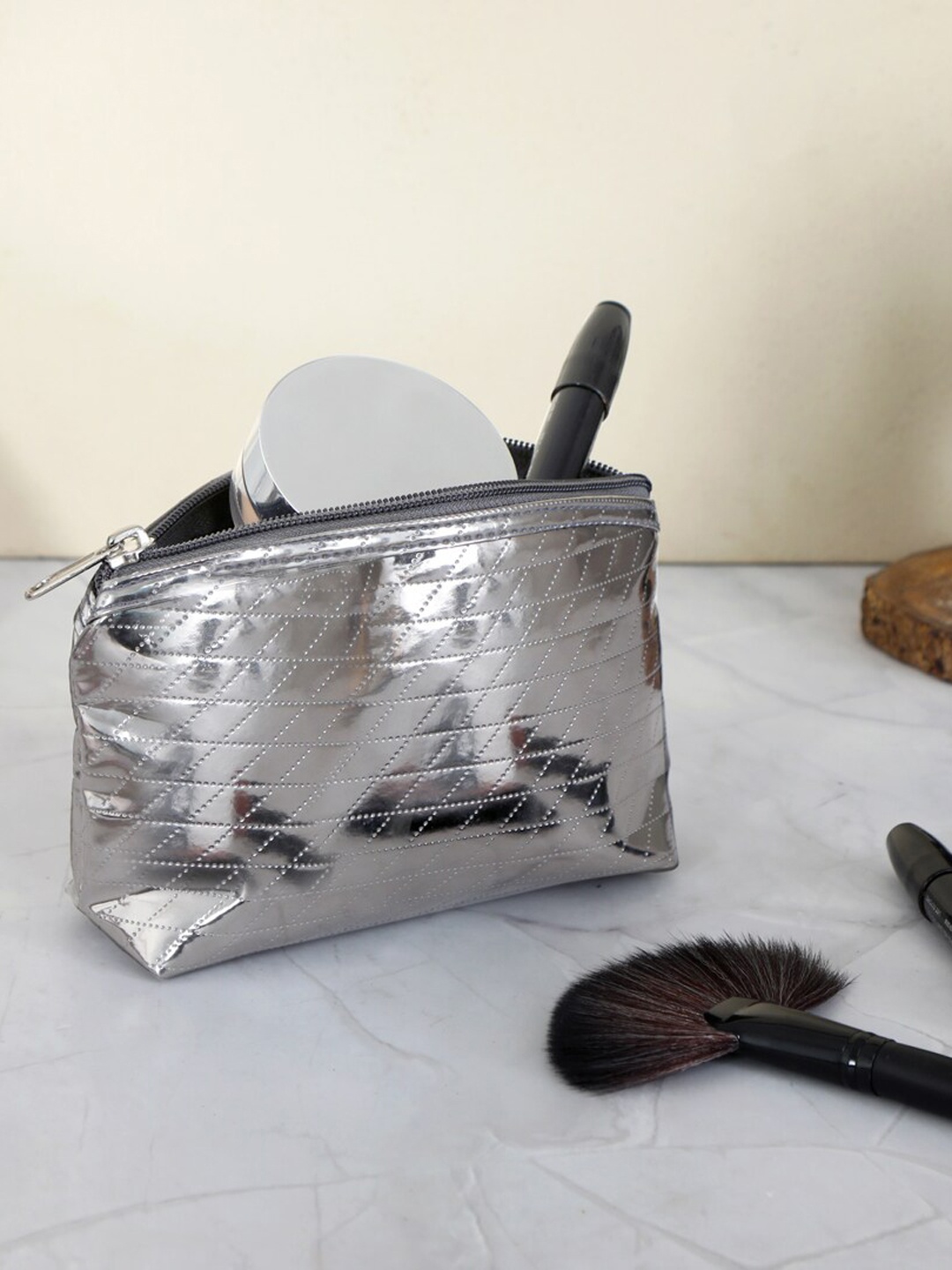 

THE HOME CO. Set of 3 Textured Pouch Travel Accessory, Silver