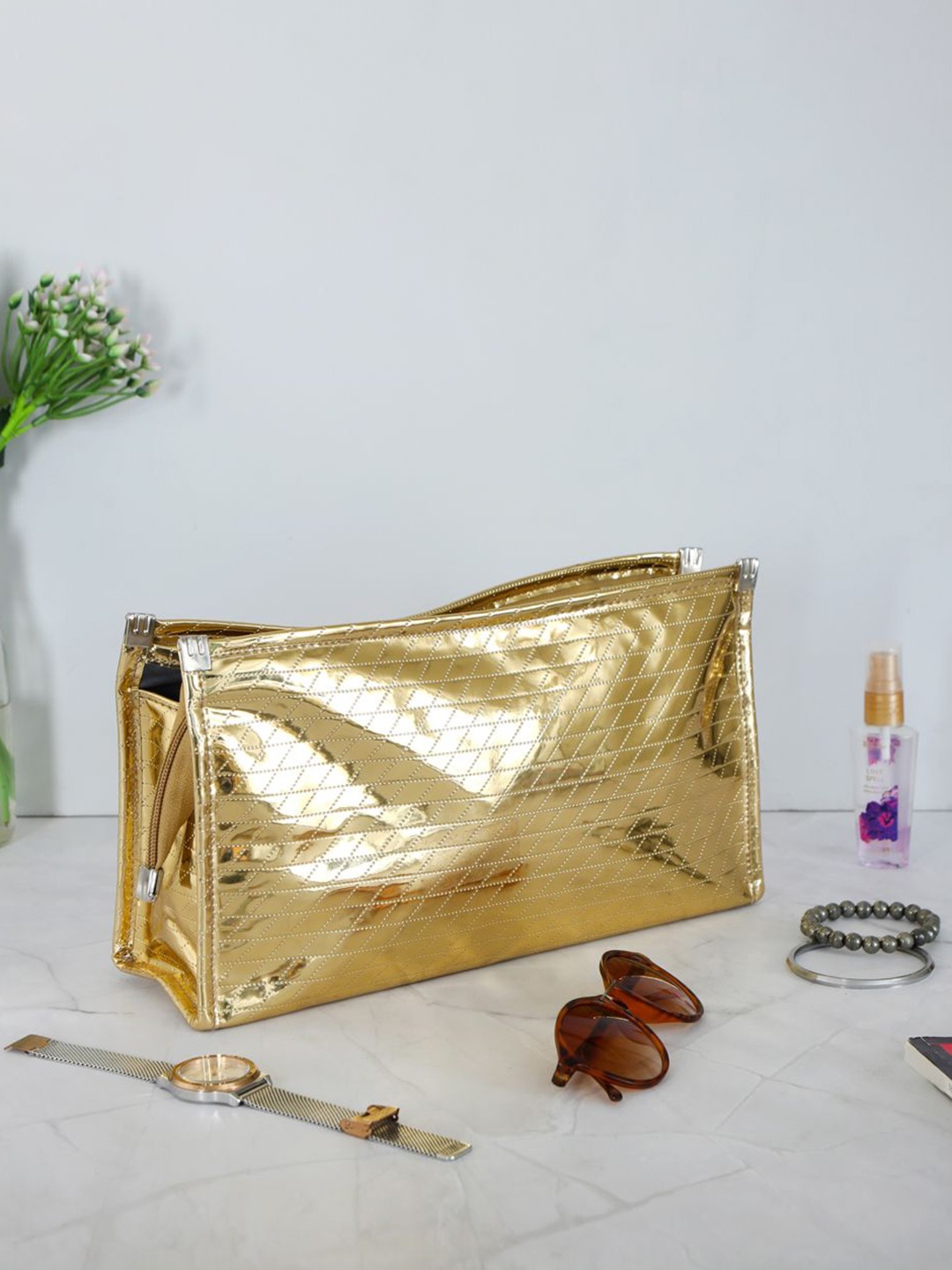

THE HOME CO. Unisex Textured Pouch Travel Accessory, Gold
