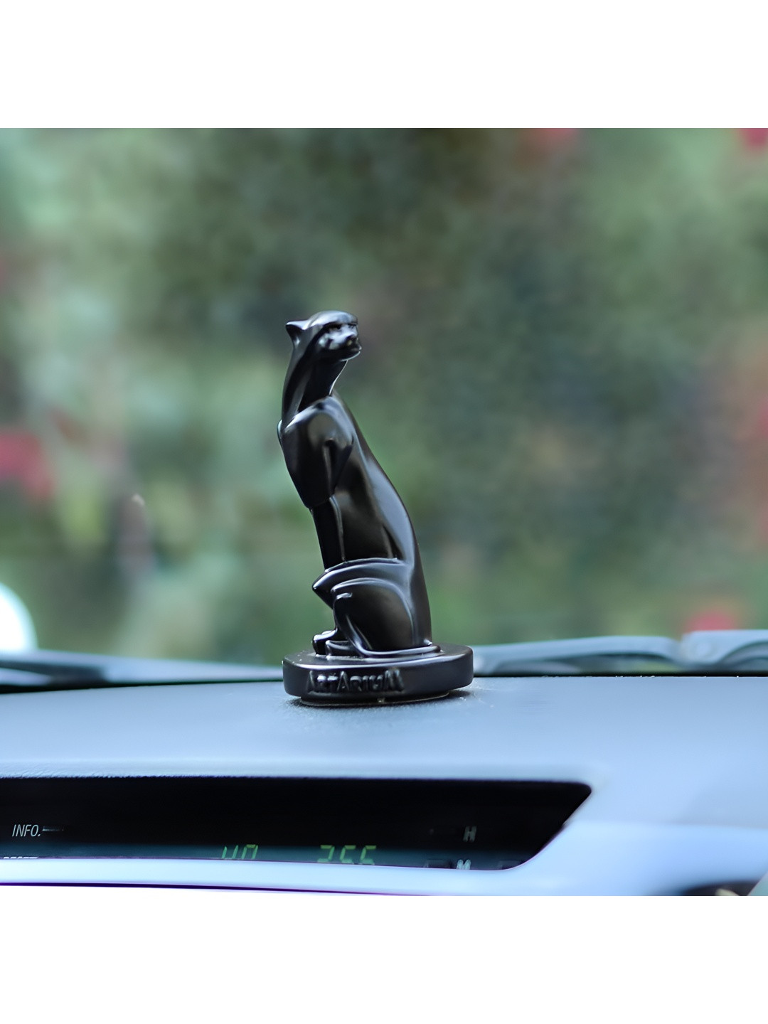 

Artarium LLP Black Figurine Showpiece