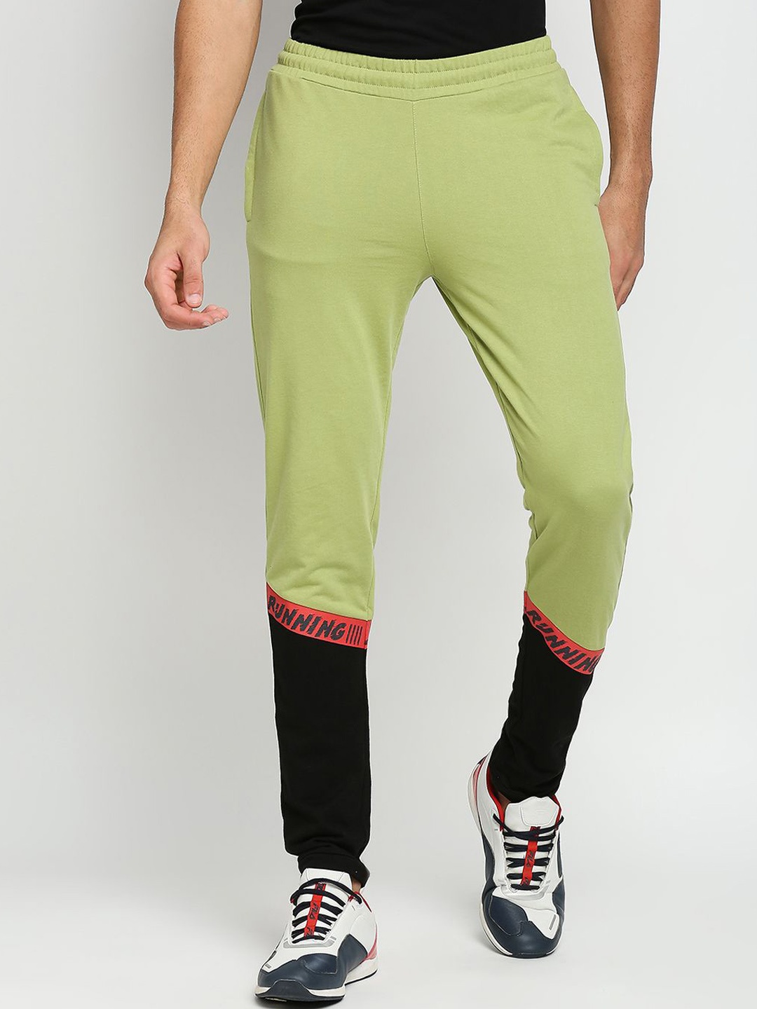 

FiTZ Men Colourblocked Slim-Fit Mid-Rise Joggers, Green