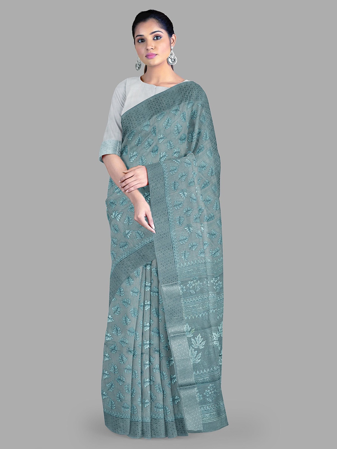 

The Chennai Silks Floral Zari Gadwal Saree, Grey