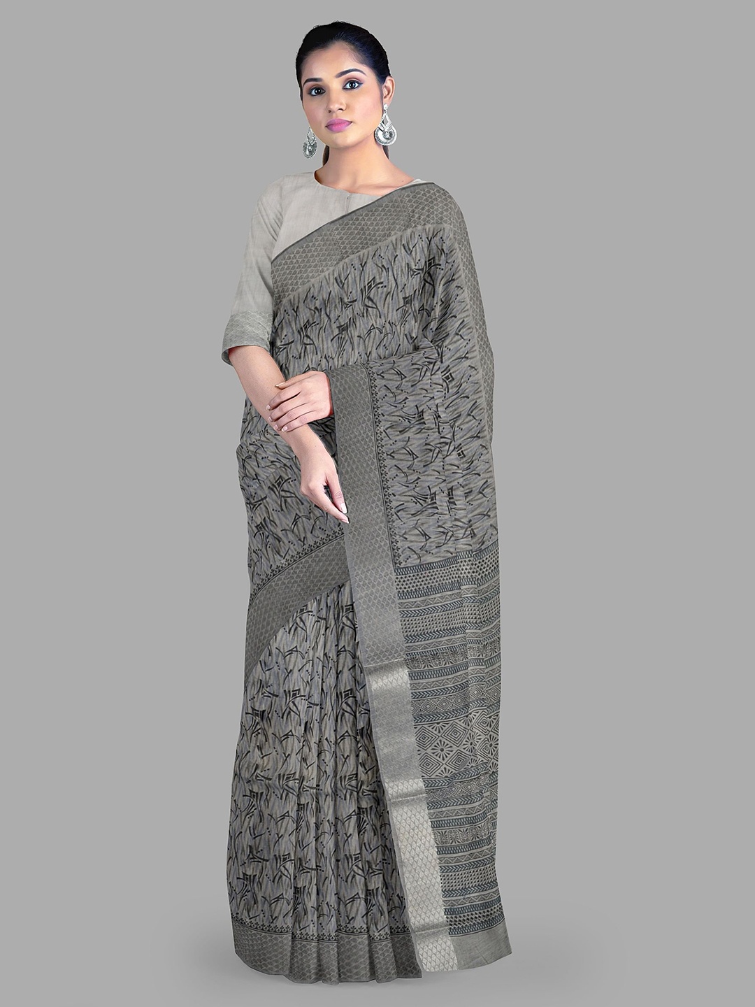 

The Chennai Silks Floral Gadwal Saree, Grey