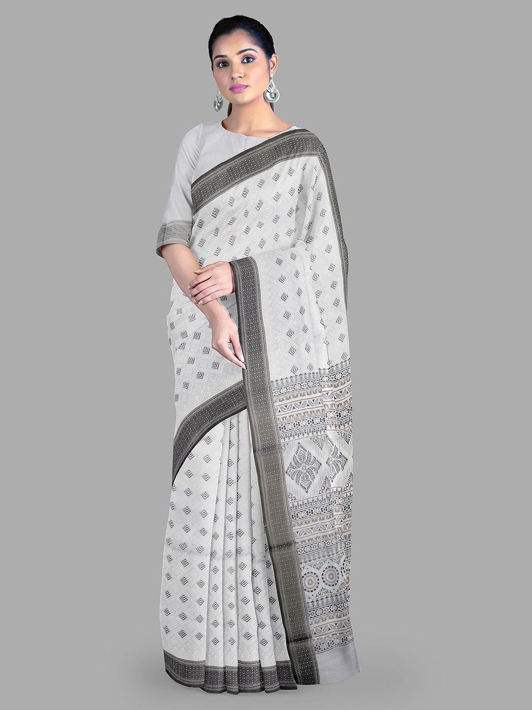 

The Chennai Silks Fusion Gadwal Saree, Off white