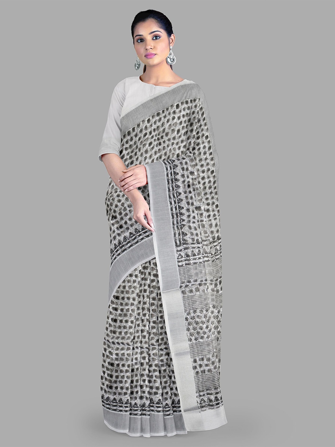 

The Chennai Silks Gadwal Printed Saree, Off white