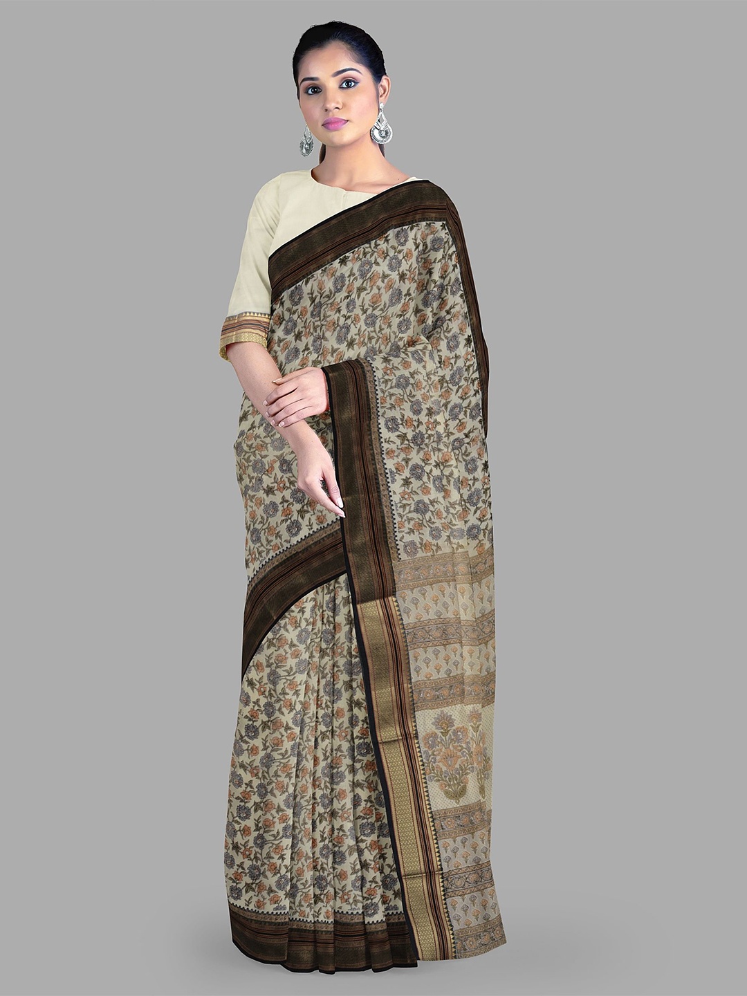 

The Chennai Silks Floral Gadwal Saree With Blouse Piece, Beige
