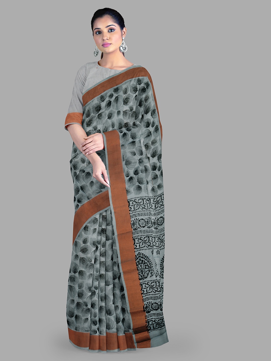 

The Chennai Silks Ethnic Motifs Gadwal Saree, Grey