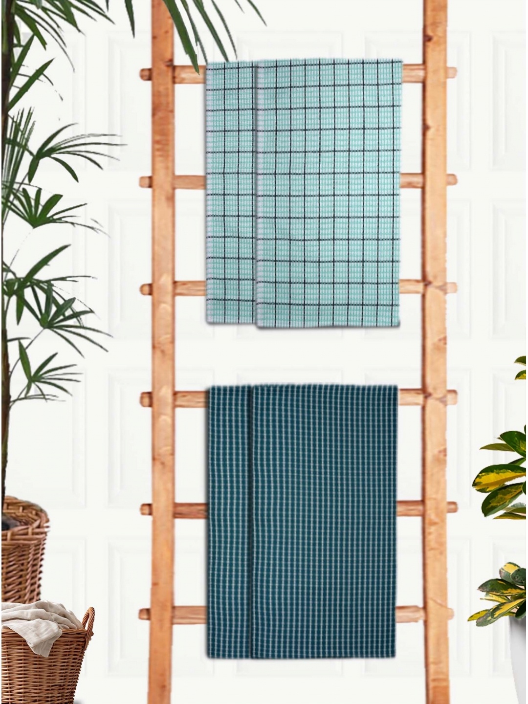 

Athom Living Blue & Turquoise Blue 4 Printed Cotton 210 GSM Bath Towel