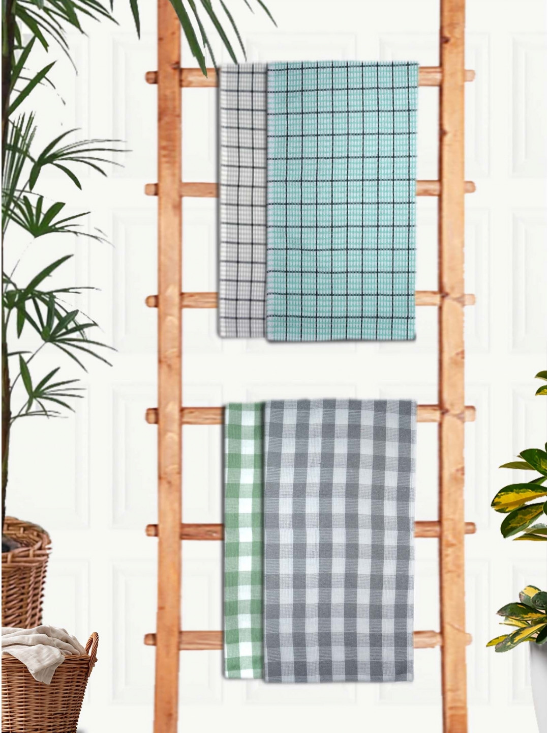 

Athom Living Grey & Green 4 Printed Cotton 210 GSM Bath Towel