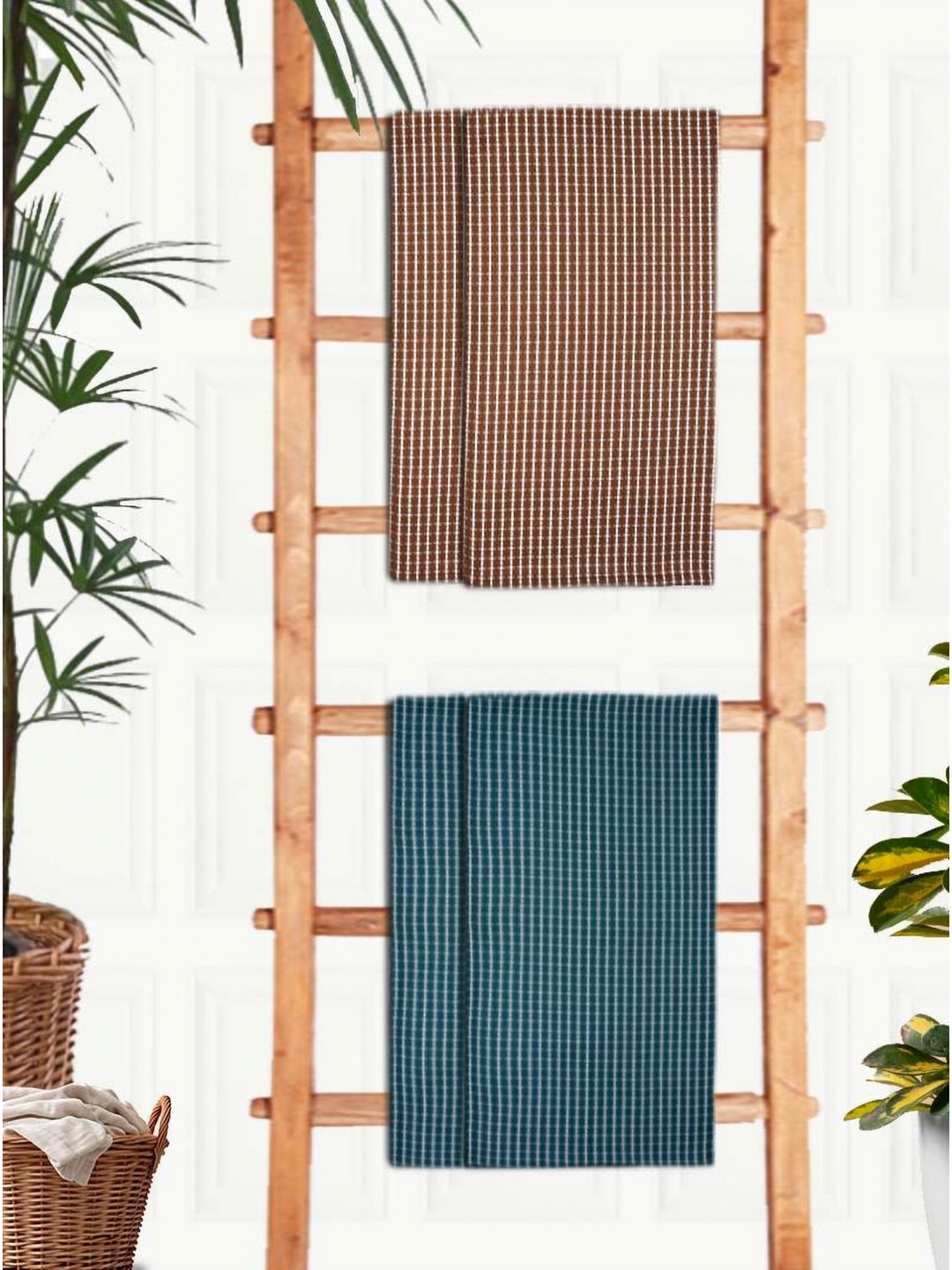 

Athom Living Yellow & White 4 Printed Cotton 210 GSM Bath Towel