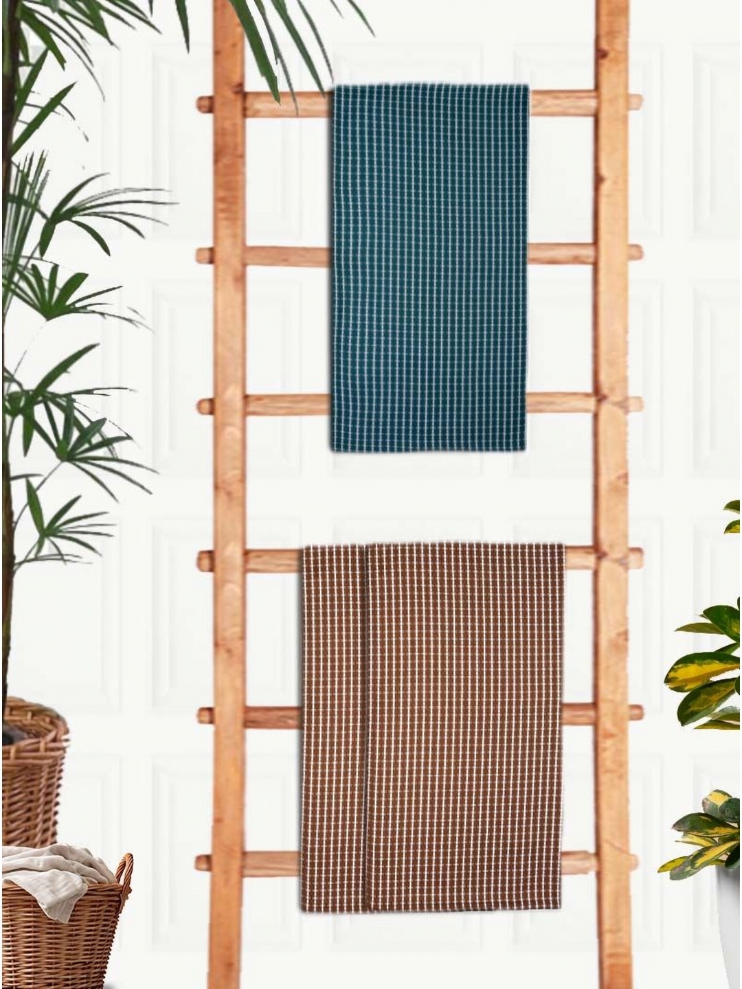 

Athom Living Brown & Blue 3 Printed Cotton 210 GSM Bath Towel