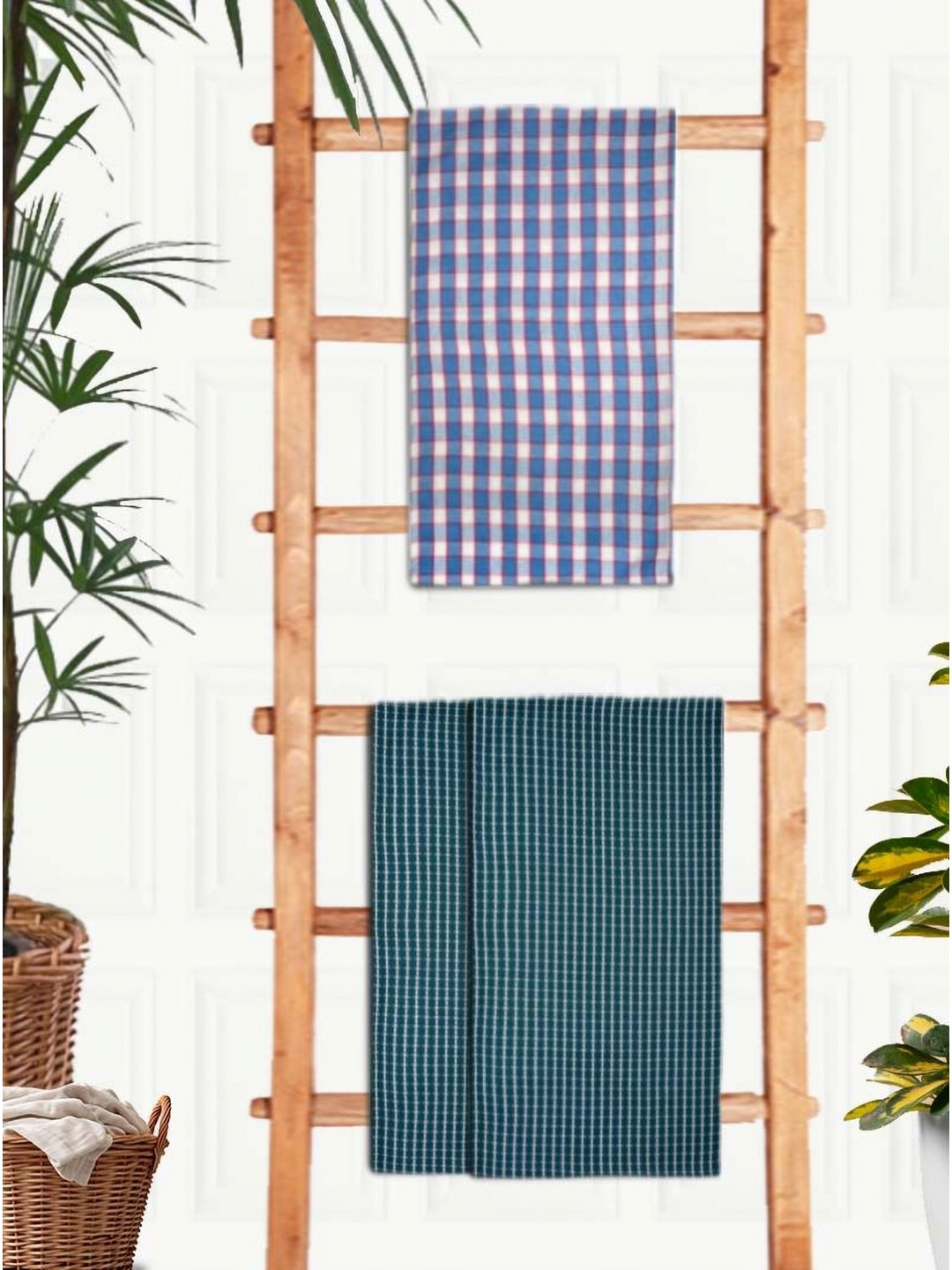 

Athom Living Blue & Green 3 Printed Cotton 210 GSM Bath Towel