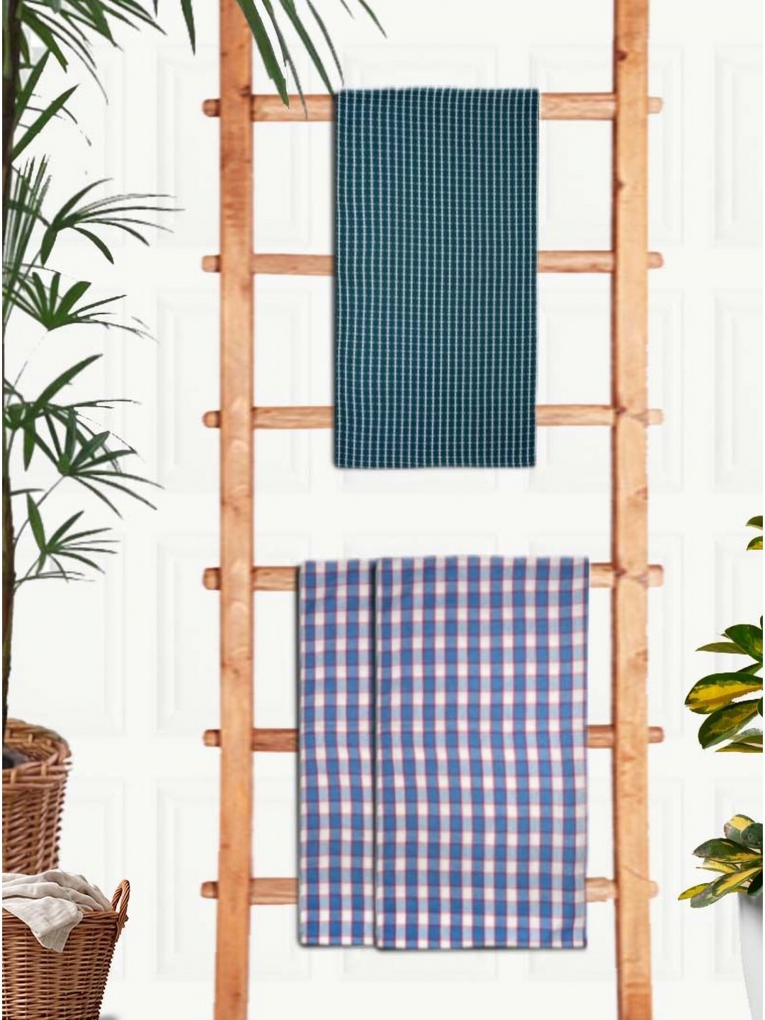 

Athom Living Blue & Green 3 Printed Cotton 210 GSM Bath Towel