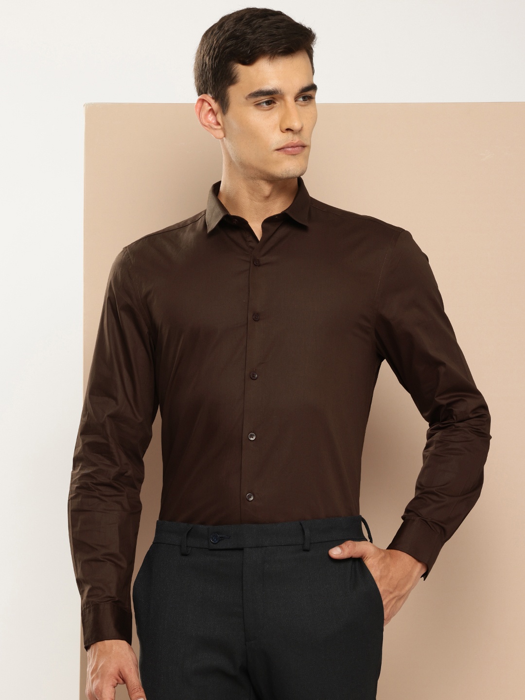 

INVICTUS Men Original Slim Fit Opaque Formal Shirt, Brown