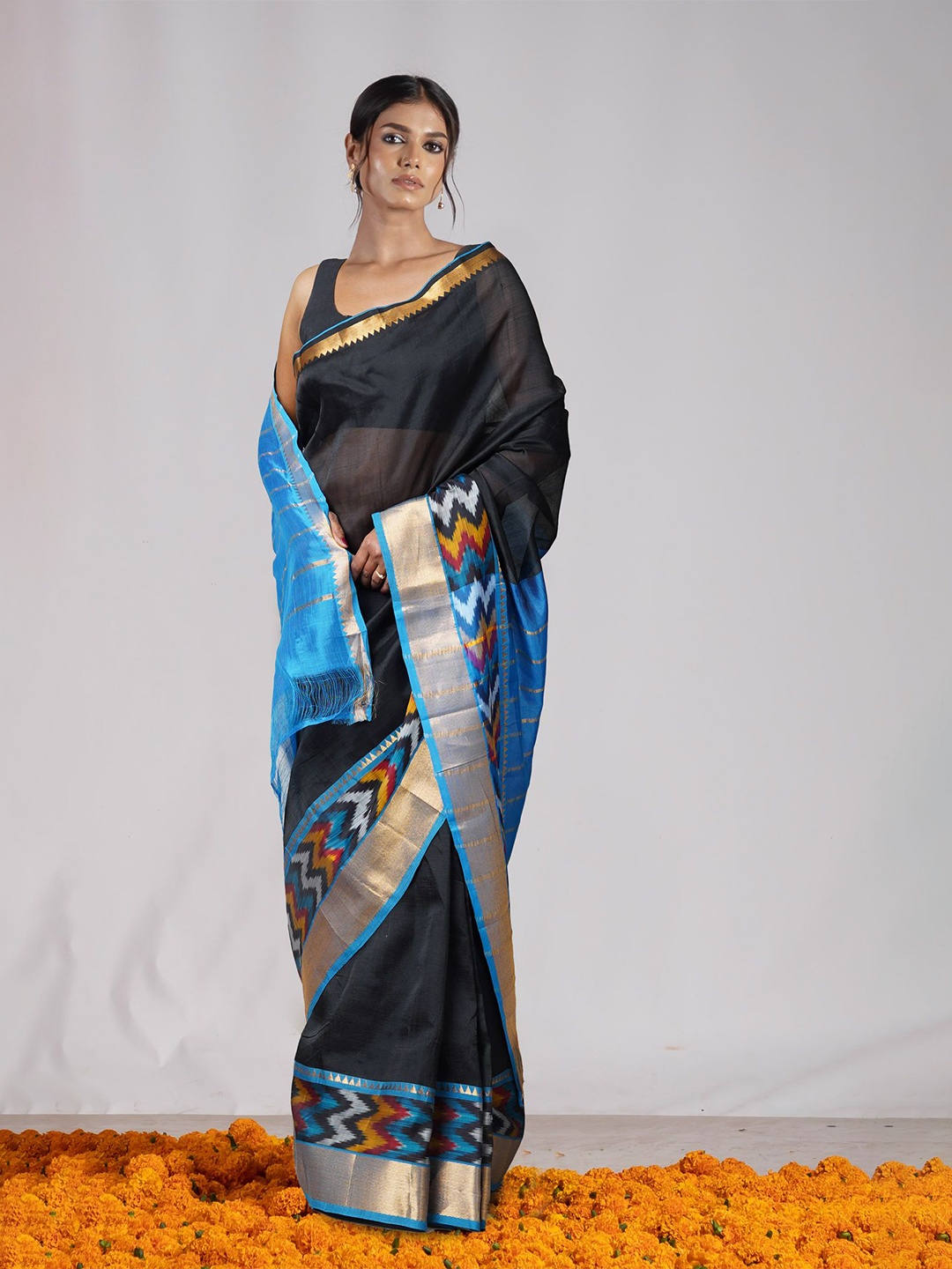 

Unnati Silks Woven Design Zari Handloom Mangalagiri Saree, Black