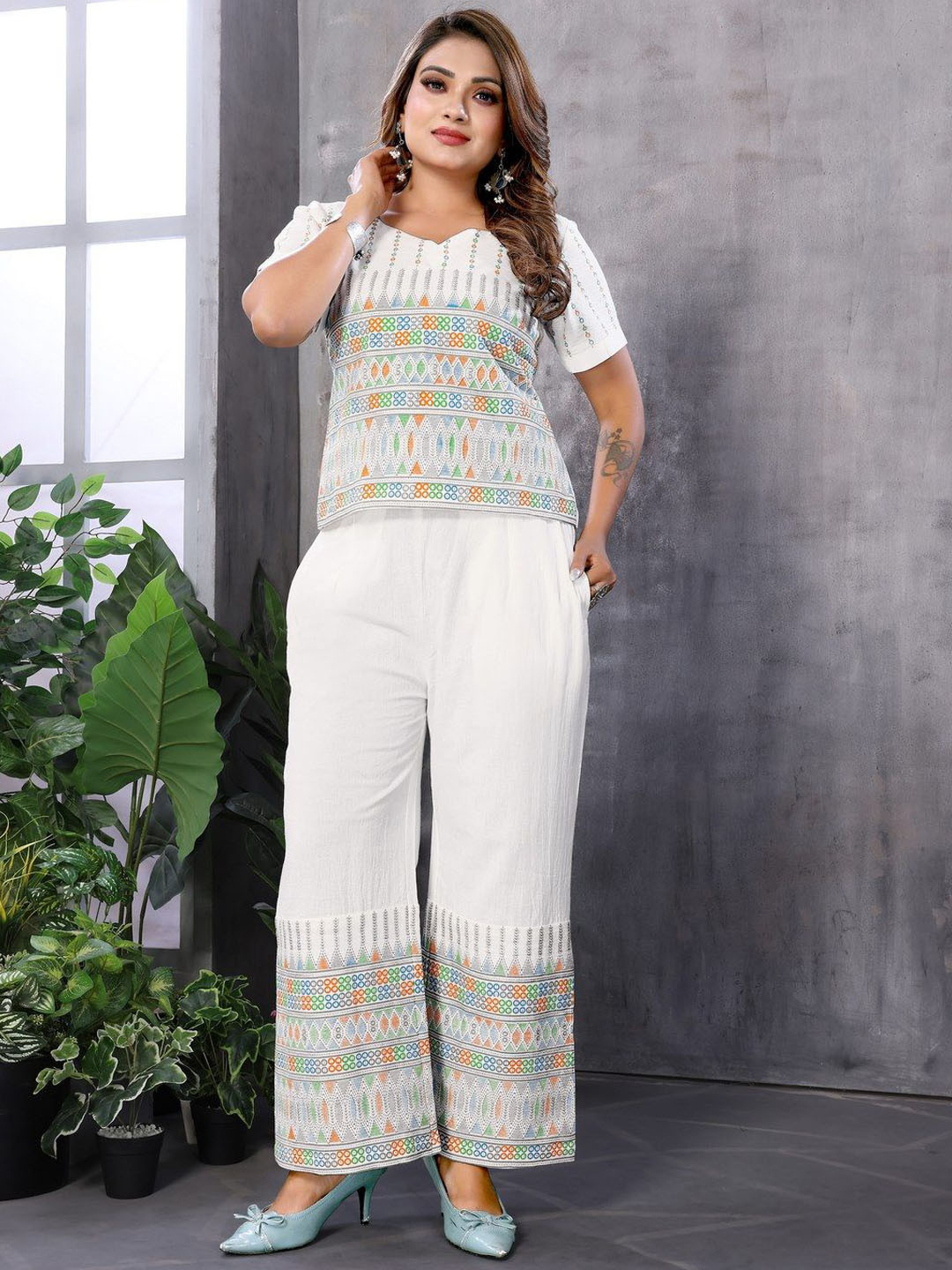 

Titanium Silk Industries Pigment Printed Top With Trouser Co-Ords, White