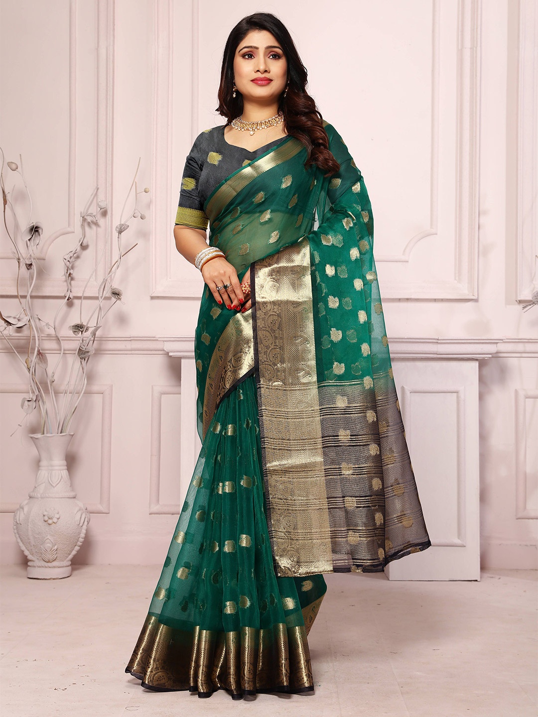 

suyukti creation Woven Design Zari Organza Saree, Green