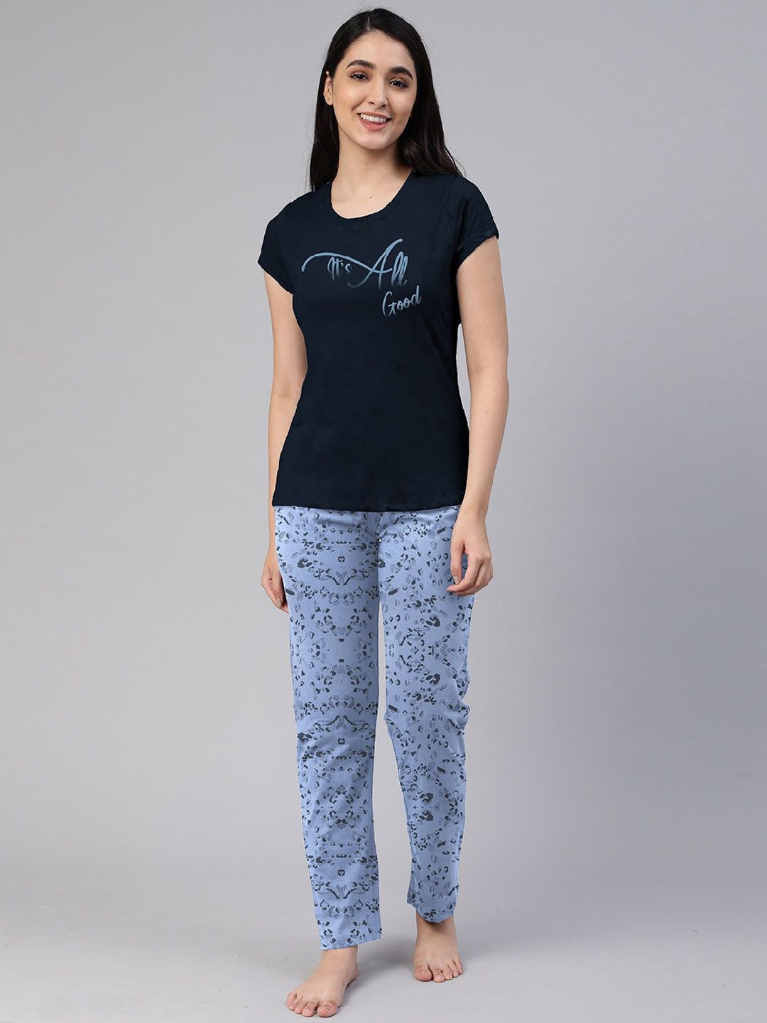 

LYRA Women Printed Night suit, Navy blue