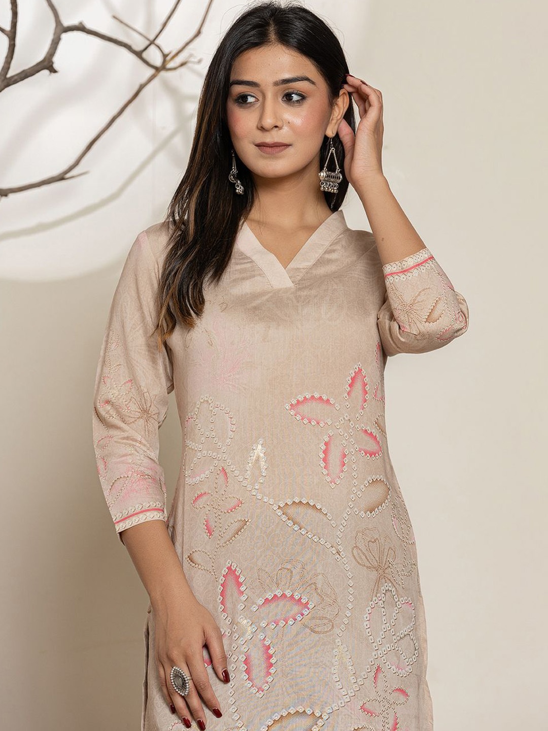 

Yufta Floral Printed V-Neck Three-Quarter Sleeves Straight Kurta, Beige