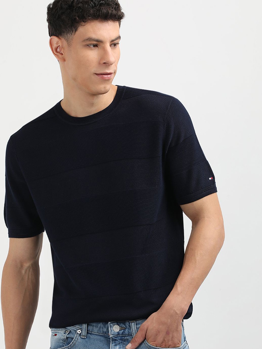 

Tommy Hilfiger Men Solid Round Neck Sweatshirt, Navy blue
