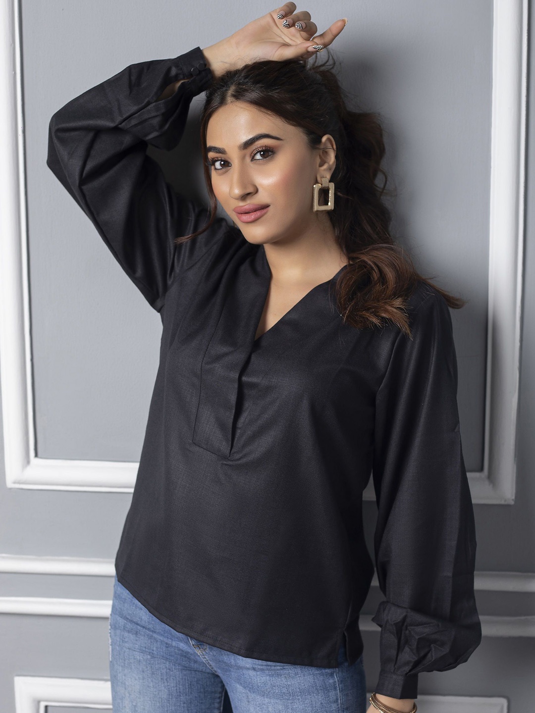 

brown sugar V-Neck Puff Sleeves Solid Cotton Top, Black
