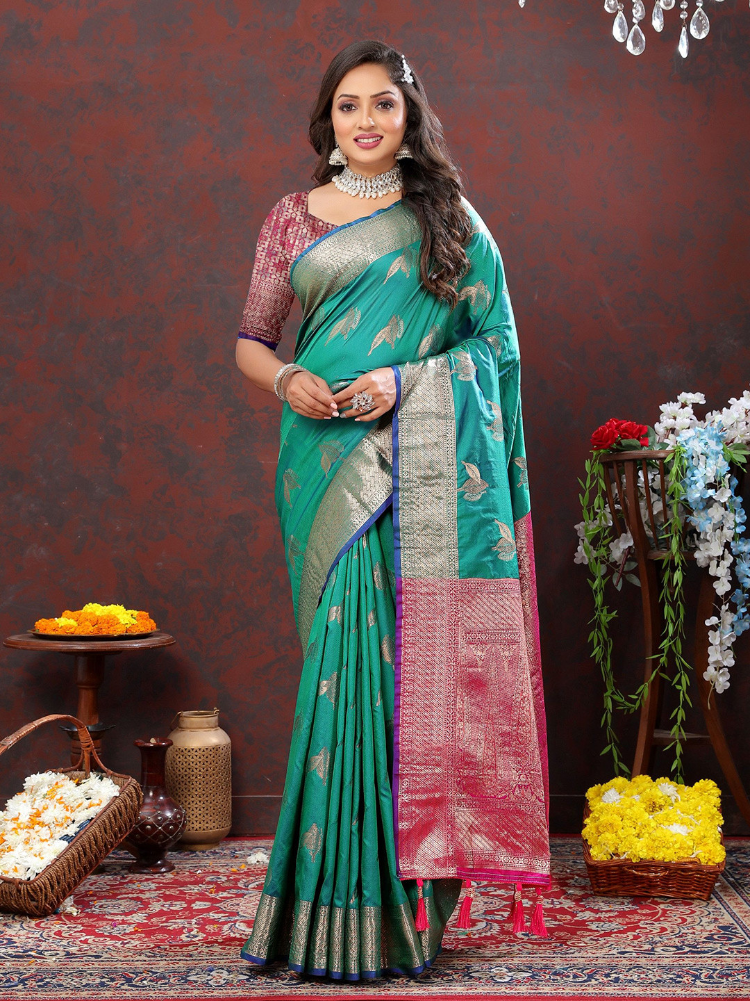 

Chandbaali Woven Design Zari Banarasi Saree, Green