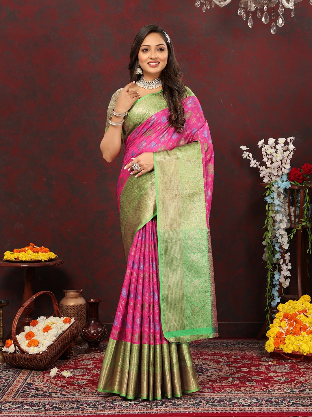 

Chandbaali Ethnic Motifs Zari Banarasi Saree, Magenta