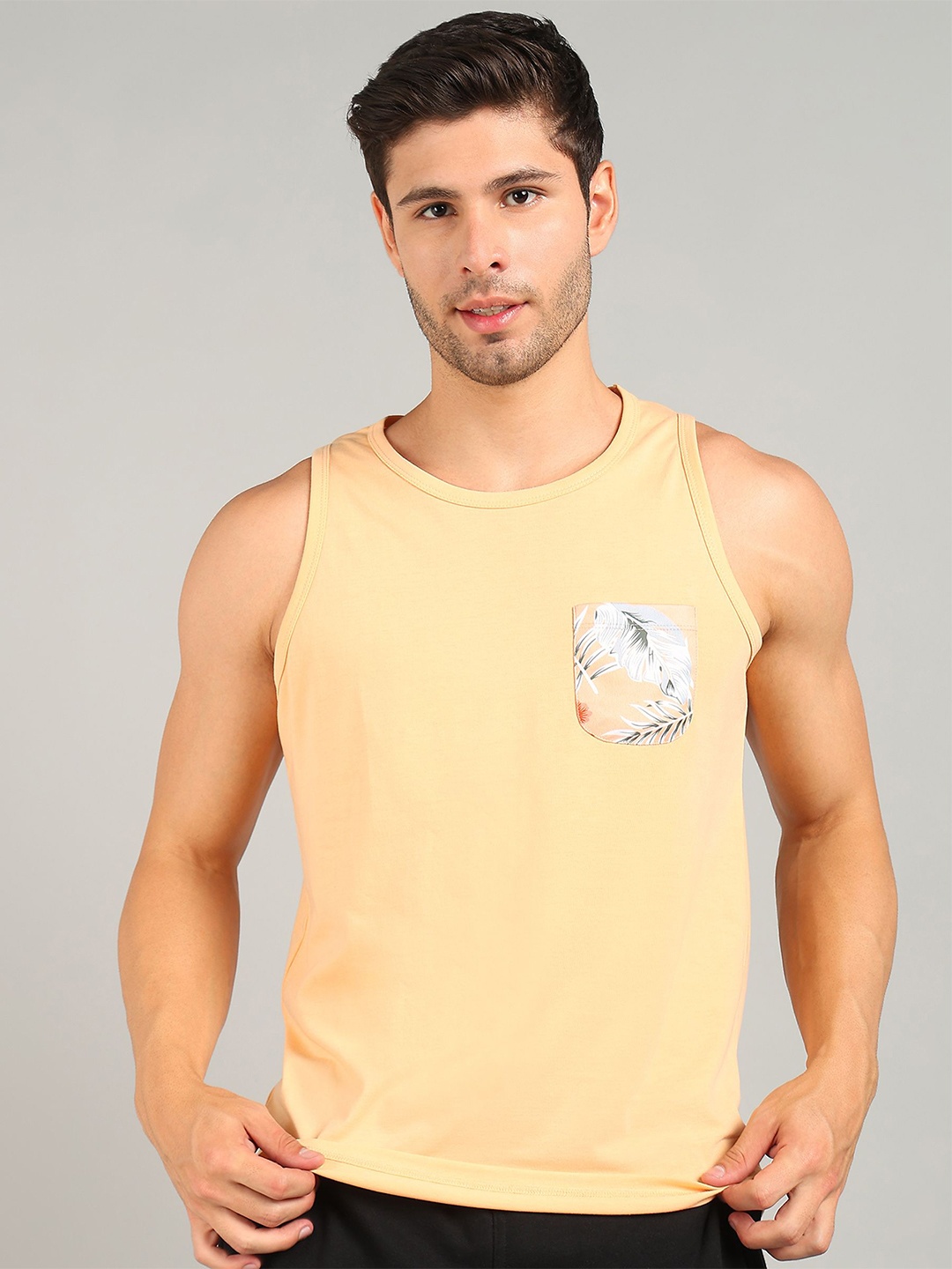 

Metronaut Men Graphic Printed Pockets T-shirt, Peach