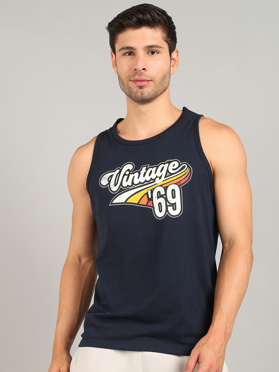 

Metronaut Men Typography Printed Round Neck T-shirt, Navy blue