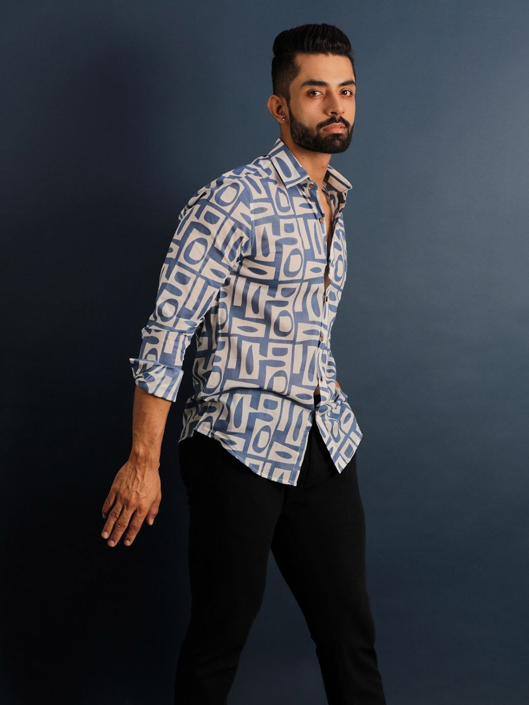 

Lightpole Men Abstract Printed Spread Collar Casual Shirt, Blue
