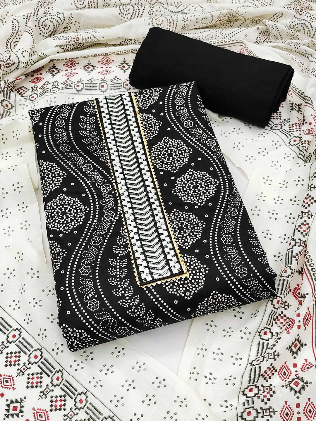 

Peachmode Printed Pure Cotton Unstitched Dress Material, Black