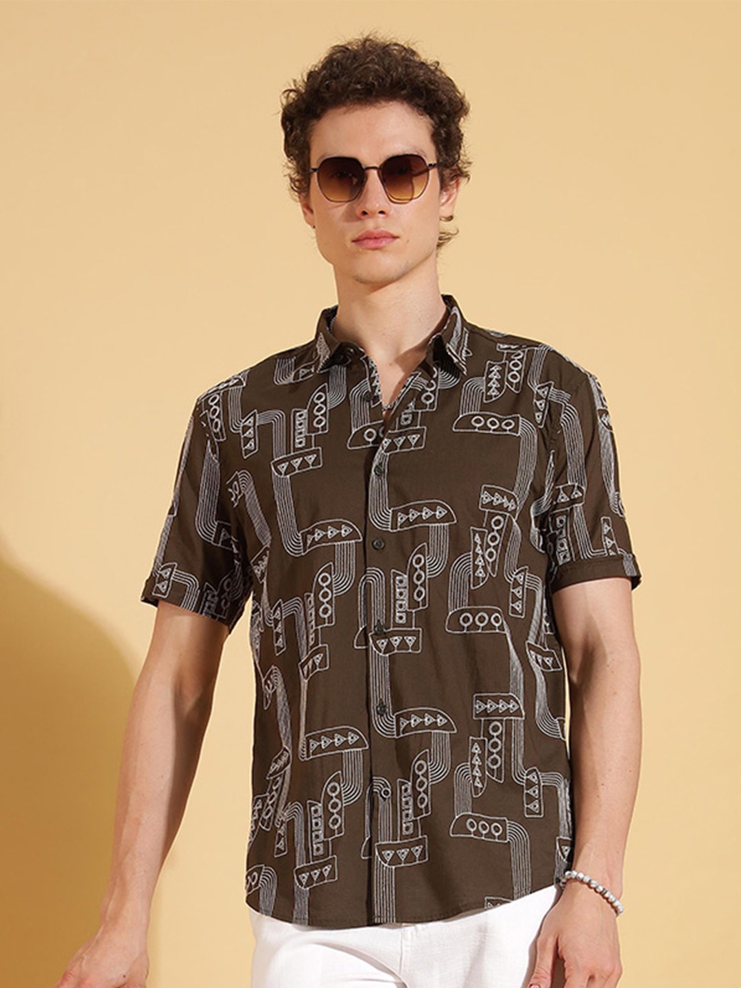 

HERE&NOW Men Abstract Printed Spread Collar Cotton Casual Shirt, Brown