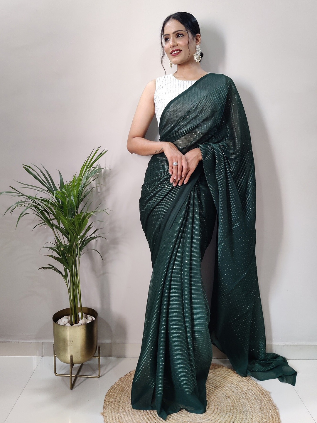 

TEEYA CREATION Embellished Sequinned Pure Georgette Saree, Green