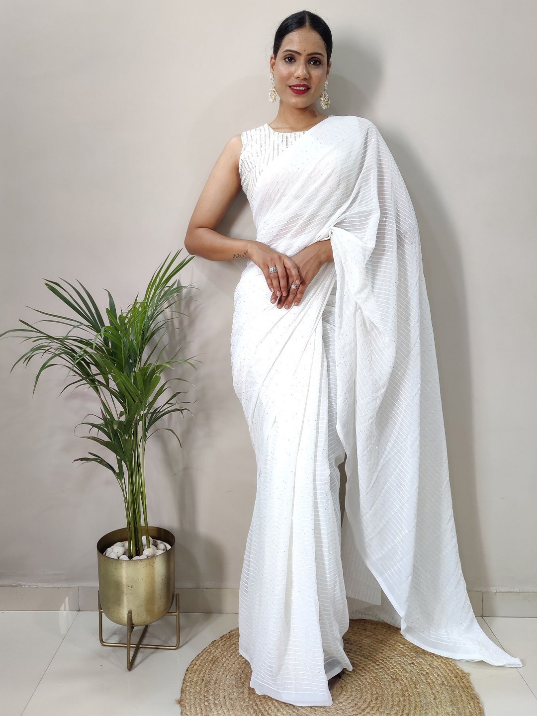 

TEEYA CREATION Embellished Pure Georgette Saree, White