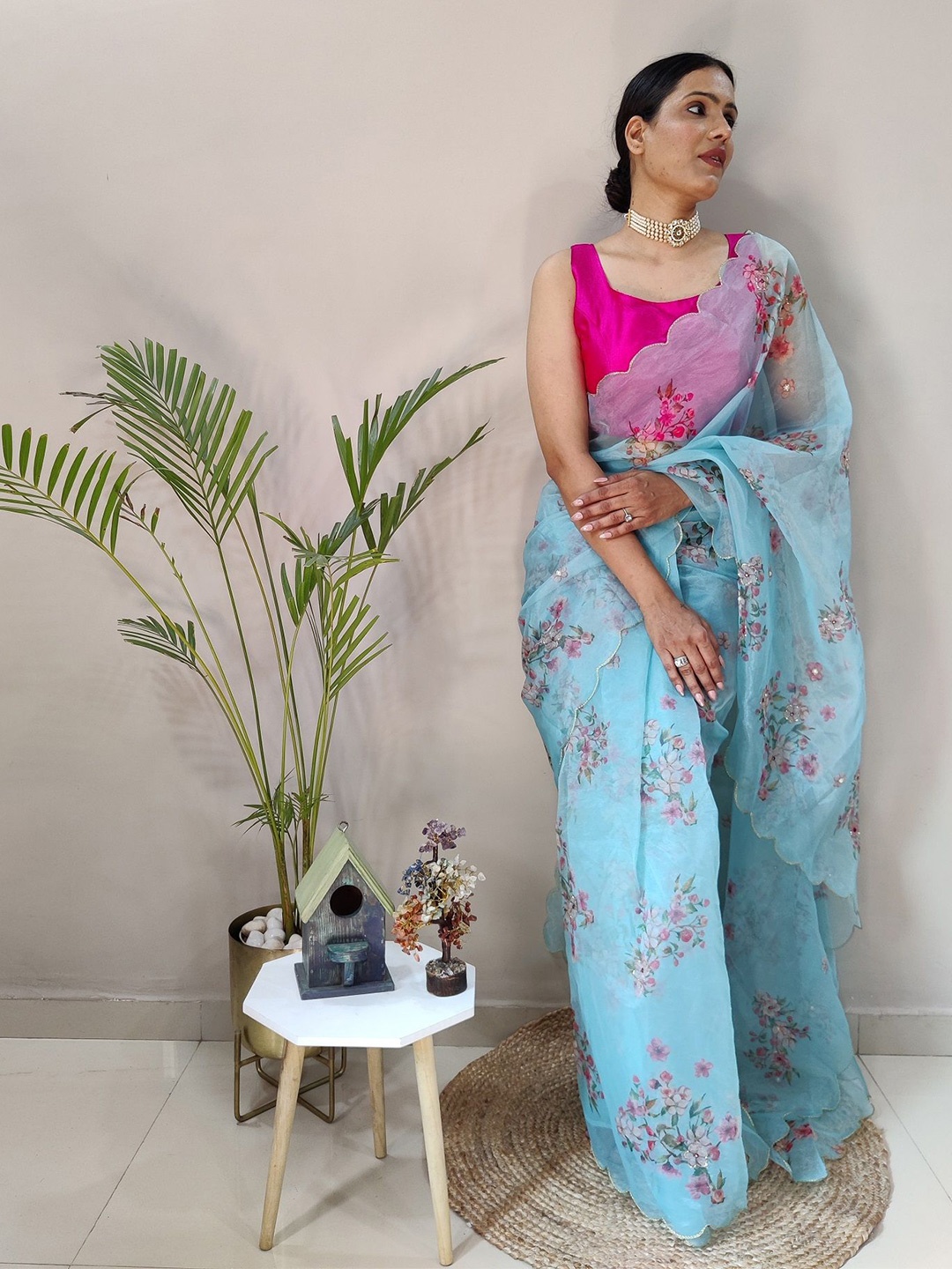 

TEEYA CREATION Floral Embroidered Organza Saree, Blue
