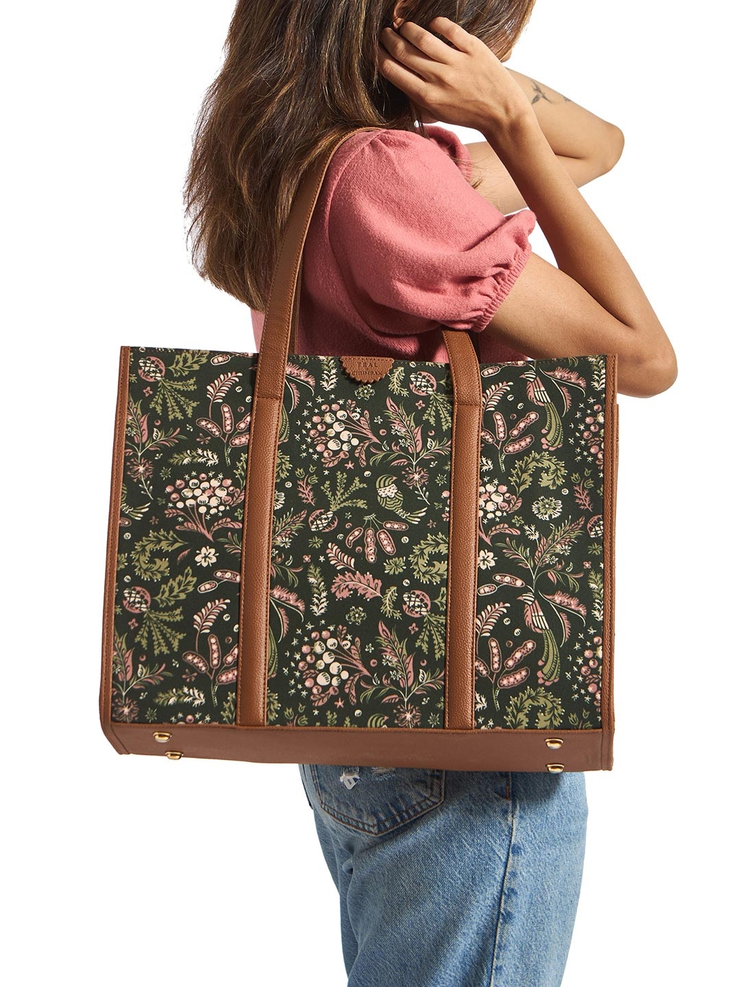 

TEAL BY CHUMBAK Printed Shopper Handheld Bag with Fringed, Green