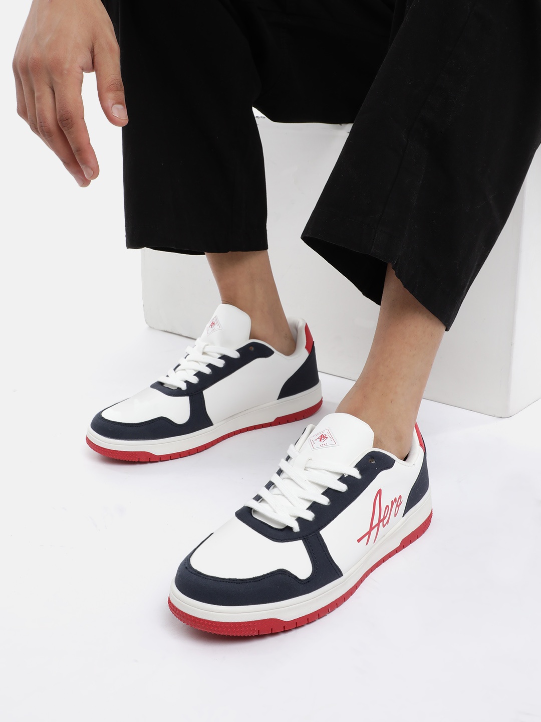 

Aeropostale Men Colourblocked Sneakers, White
