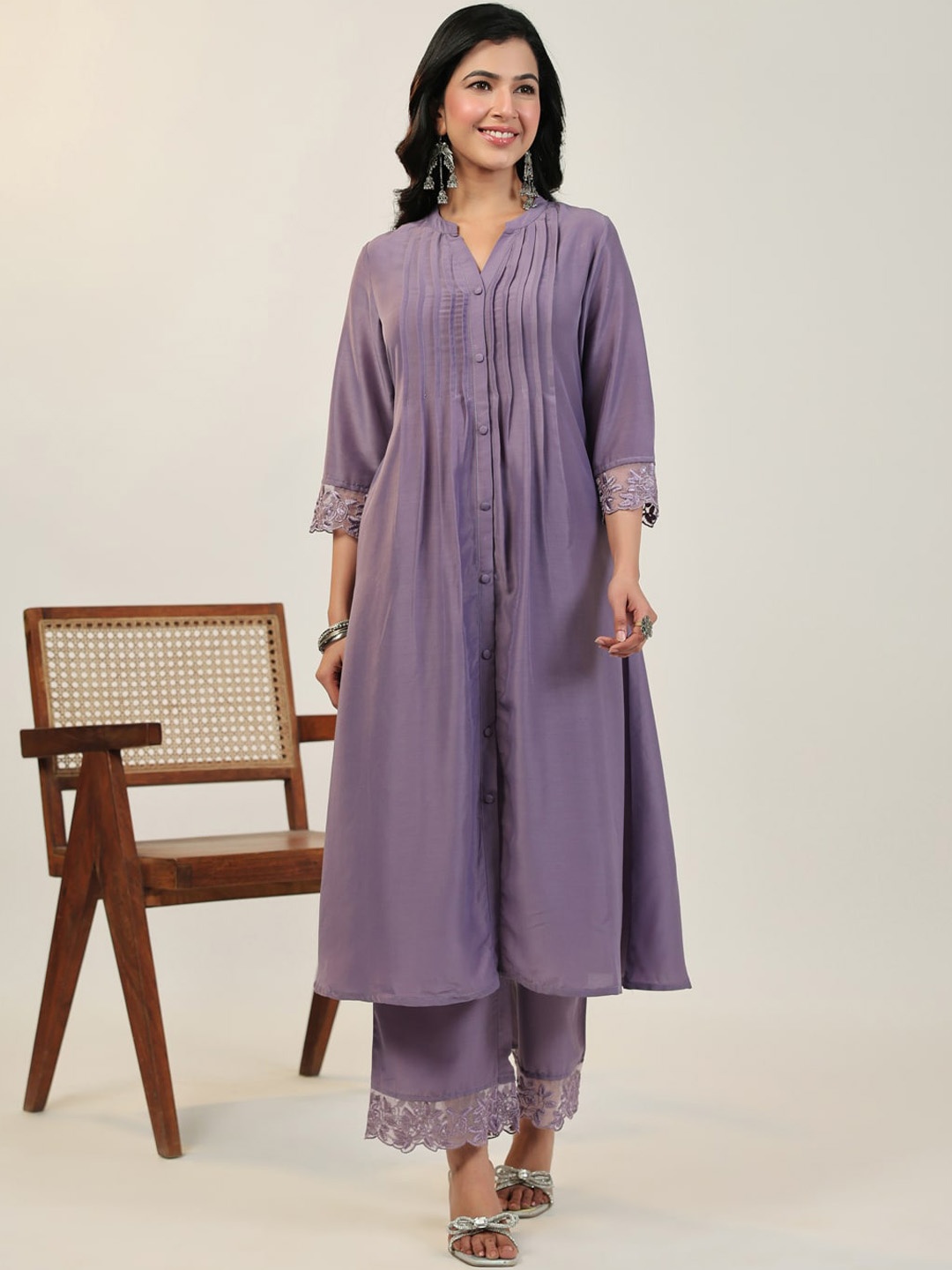 

Janasya Lavender Mandarin Collar Pleated Detailed A-Line Kurta With Trousers