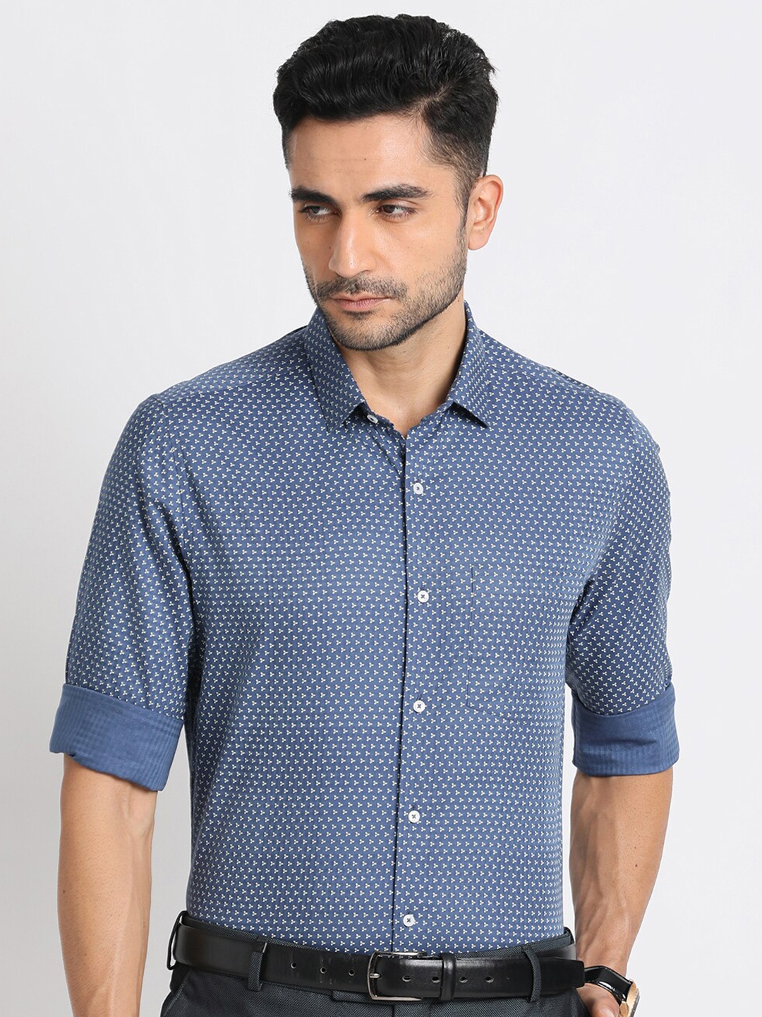 

Turtle Men Micro Ditsy Printed Spread Collar Formal Shirt, Blue