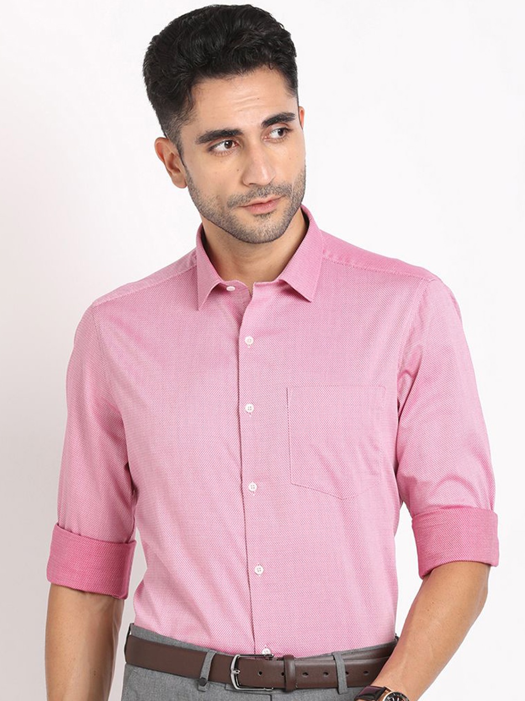 

Turtle Men Solid Spread Collar Formal Shirt, Pink