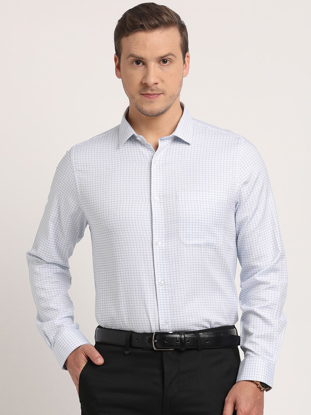 

Turtle Men Striped Spread Collar Formal Shirt, White