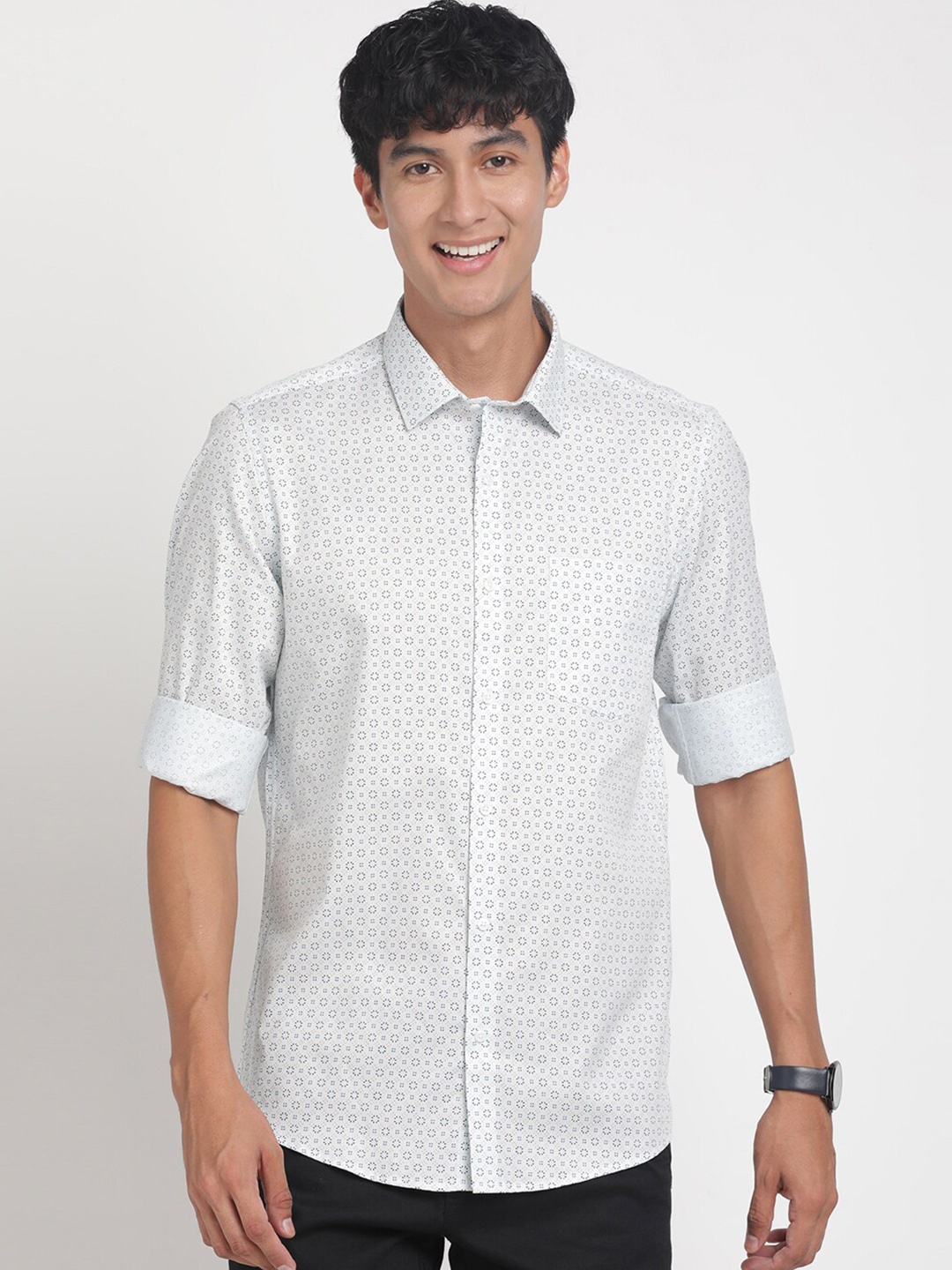 

Turtle Men Abstract Printed Spread Collar Formal Shirt, White