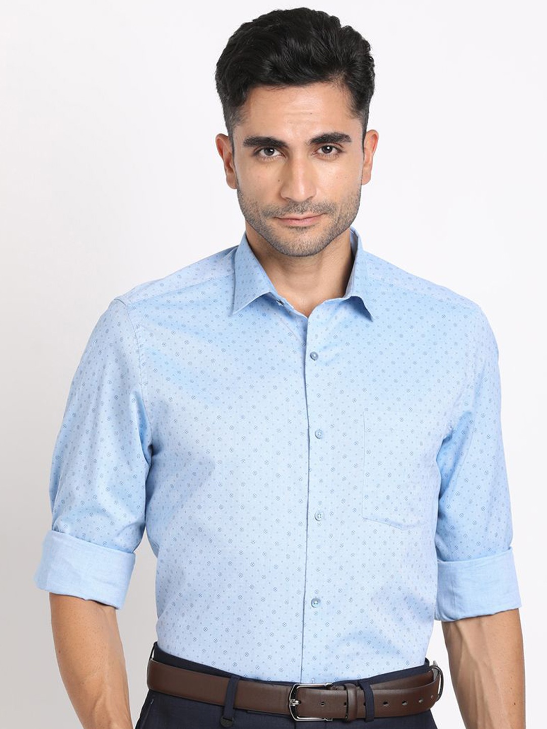 

Turtle Men Micro Ditsy Printed Spread Collar Formal Shirt, Blue