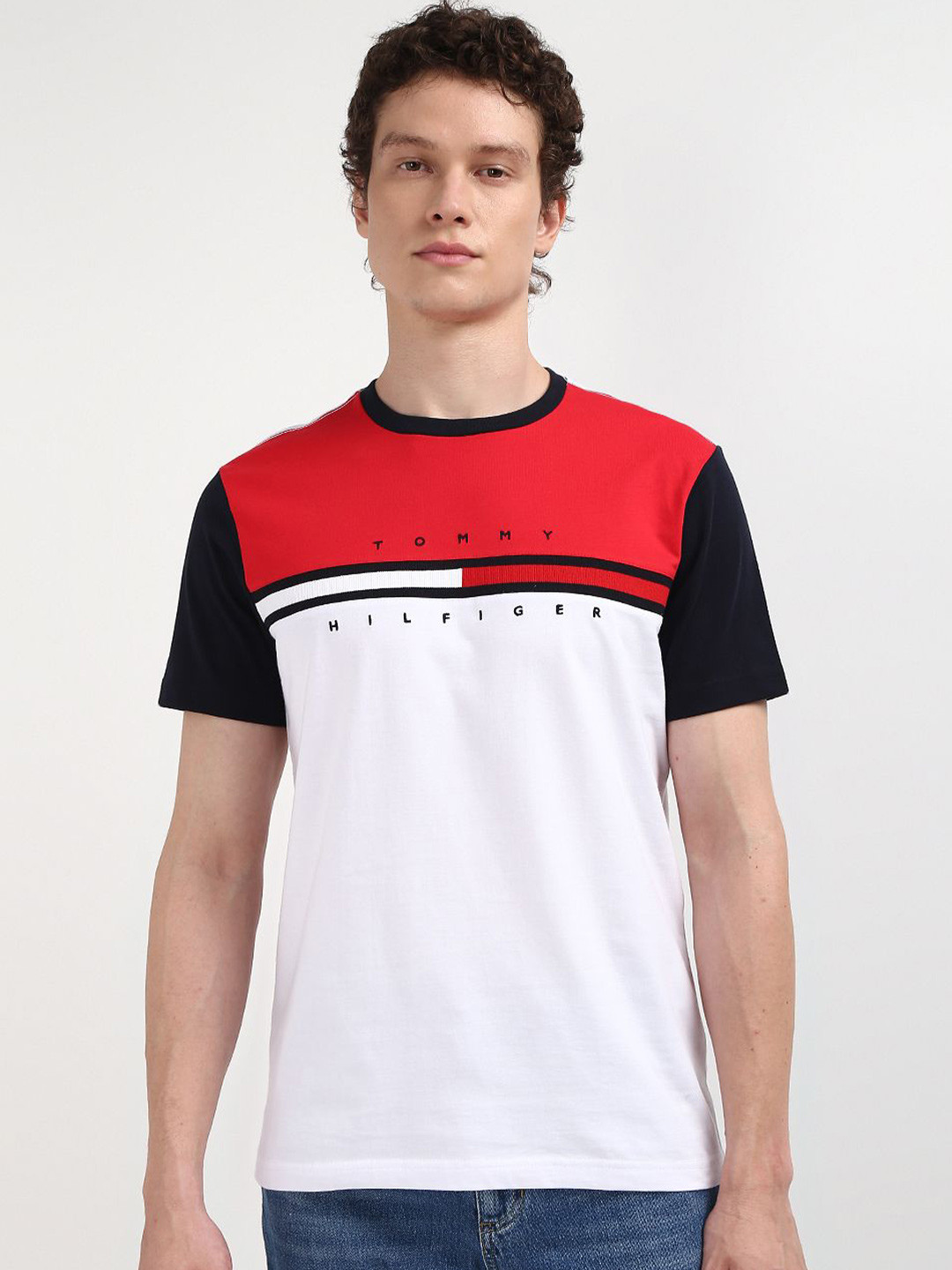 

Tommy Hilfiger Men Colourblocked Printed Round Neck T-shirt, White