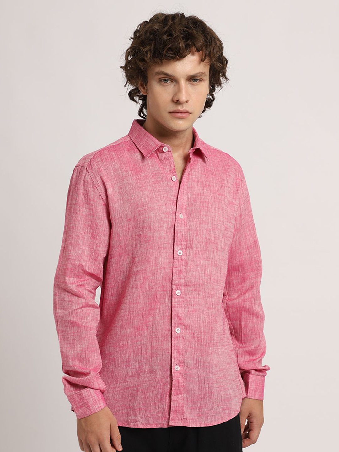 

Banana Club Men Solid Spread Collar Classic Casual Shirt, Pink