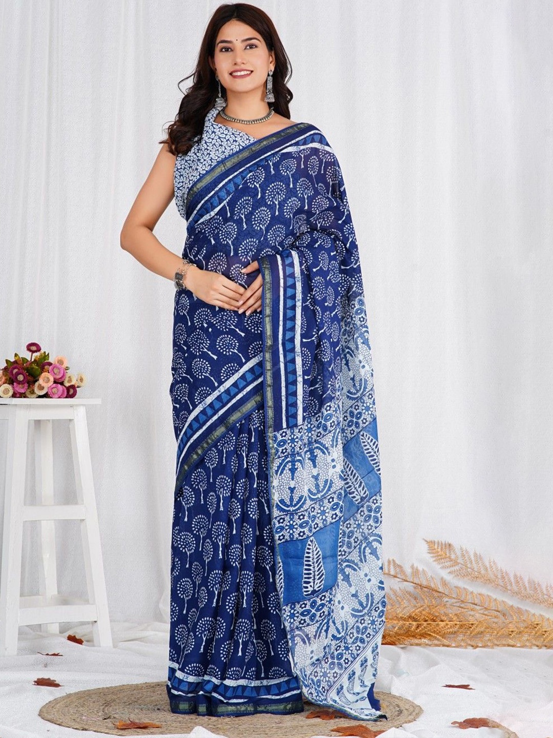 

Shivanya Handicrafts Floral Zari Pure Cotton Block Print Saree, Blue