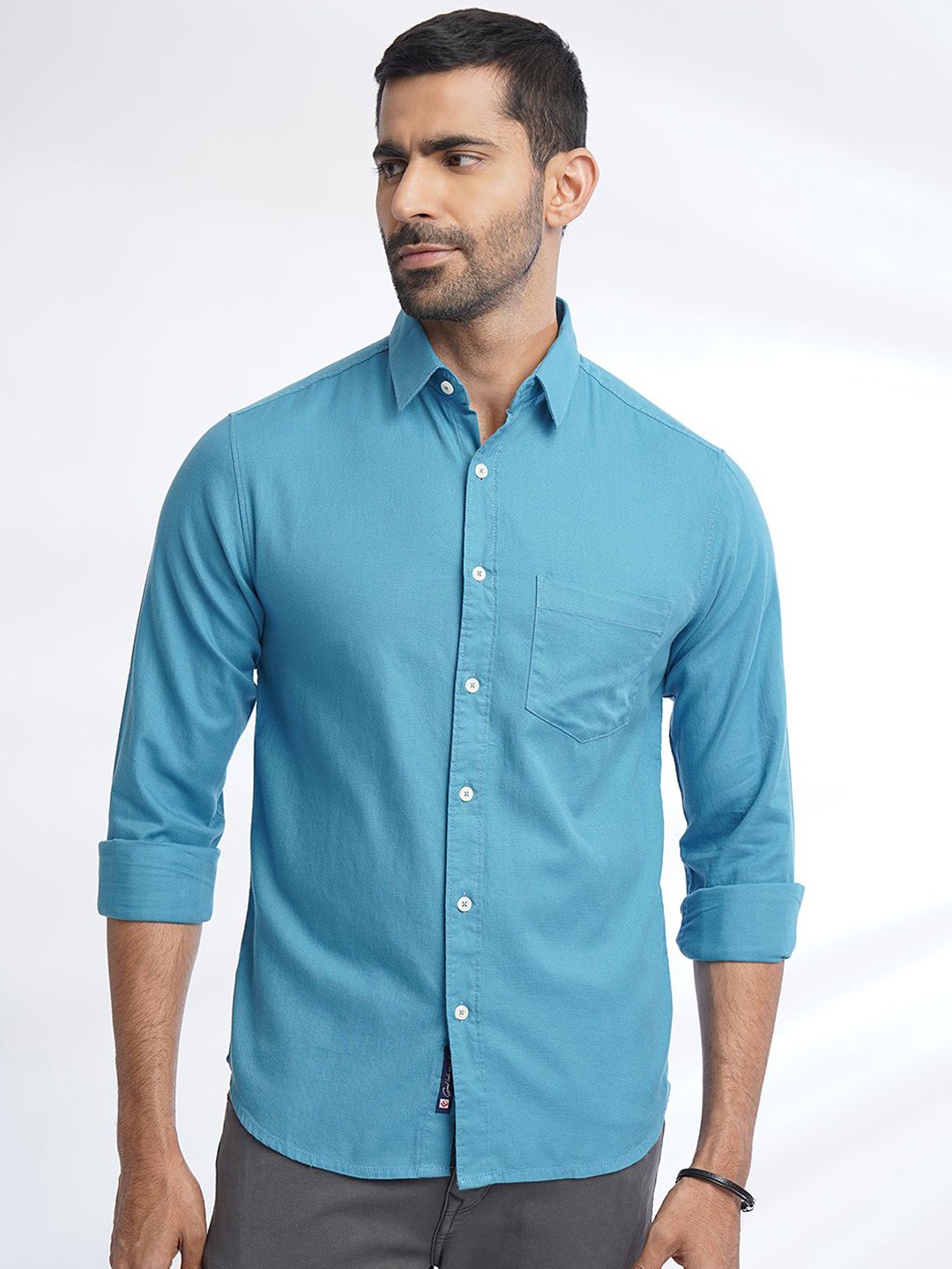 

Greenfibre Men Solid Spread Collar Pocket Cotton Slim Fit Casual Shirt, Blue